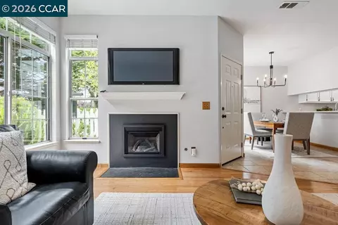 Living - 208 Commodore Dr, Richmond, CA 94804 photo 4 of 4