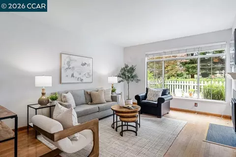 Living - 208 Commodore Dr, Richmond, CA 94804 photo 2 of 4