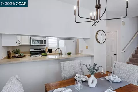 Dining - 208 Commodore Dr, Richmond, CA 94804 photo 2 of 4