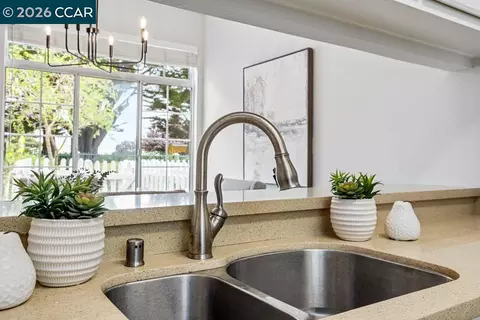Kitchen - 208 Commodore Dr, Richmond, CA 94804 photo 5 of 5