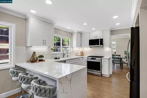 Kitchen - 11698 Serra Ct, Dublin, CA 94568 photo 6 of 7