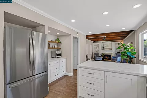 Kitchen - 11698 Serra Ct, Dublin, CA 94568 photo 7 of 7