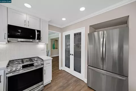 Kitchen - 11698 Serra Ct, Dublin, CA 94568 photo 4 of 7