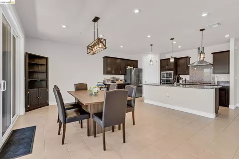 Dining - 1553 Base Ct, Dixon, CA 95620 photo 3 of 3