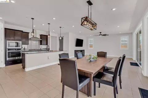 Dining - 1553 Base Ct, Dixon, CA 95620 photo 1 of 3