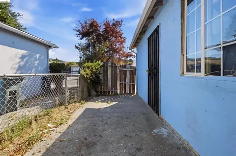 Exterior - 145 Rounds St, Vallejo, CA 94589 photo 7 of 10