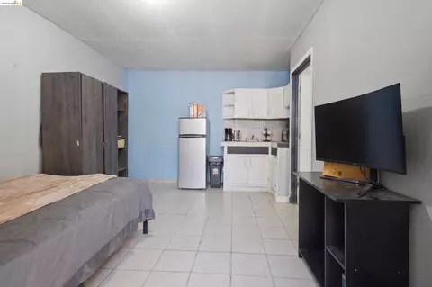 Bedroom - 145 Rounds St, Vallejo, CA 94589 photo 3 of 4