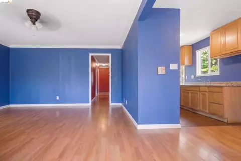 Living - 145 Rounds St, Vallejo, CA 94589 photo 1 of 3