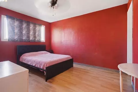 Bedroom - 145 Rounds St, Vallejo, CA 94589 photo 2 of 4