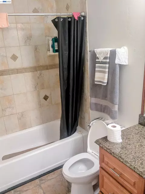 Bath - 1704 Dalessi Dr, Pinole, CA 94564 photo 4 of 5