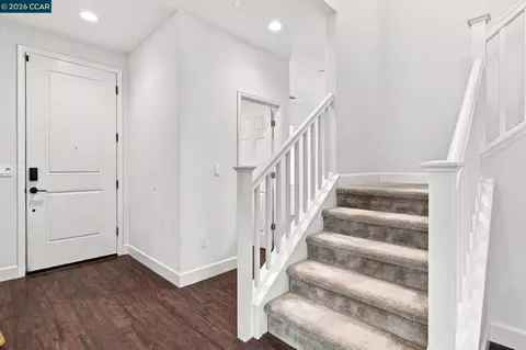 Entry Way - 3000 Granger St, Tracy, CA 95377 photo 2 of 4