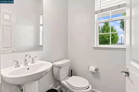 Bath - 3000 Granger St, Tracy, CA 95377 photo 1 of 6
