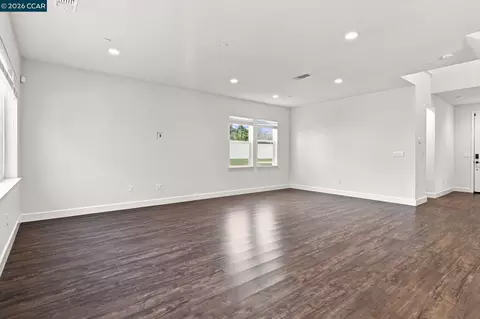 Living - 3000 Granger St, Tracy, CA 95377 photo 4 of 5