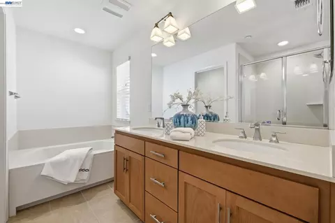 Bath - 8553 Schooner Way, Newark, CA 94560 photo 4 of 4