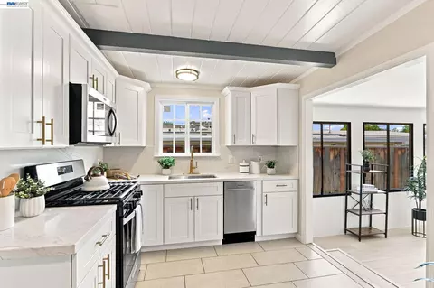 Kitchen - 115 S Gadsden Dr, Milpitas, CA 95035 photo 1 of 4