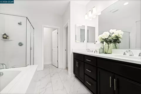 Bath - 64 Morello Ave, Martinez, CA 94553 photo 2 of 5