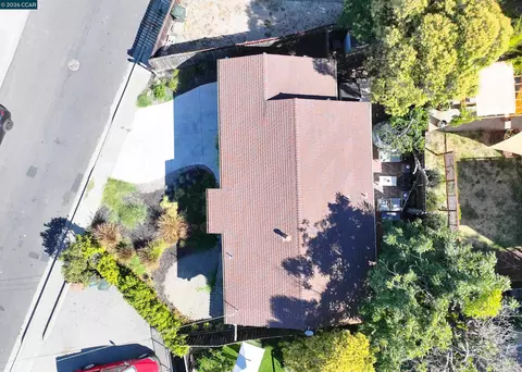 View/Area - 2160 Walnut St, Martinez, CA 94553 photo 2 of 2
