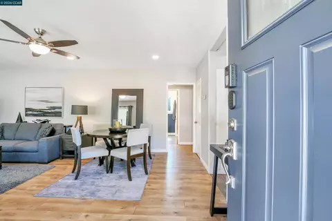 Entry Way - 2160 Walnut St, Martinez, CA 94553 photo 1 of 2