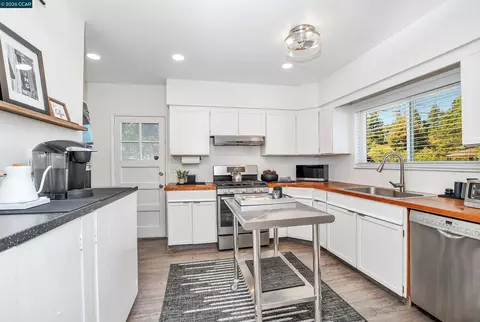 Kitchen - 2160 Walnut St, Martinez, CA 94553 photo 1 of 4