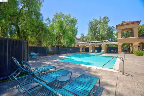 Exterior - 7672 Tuscany Dr, Dublin, CA 94568 photo 12 of 17
