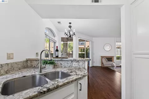 Kitchen - 7672 Tuscany Dr, Dublin, CA 94568 photo 4 of 4