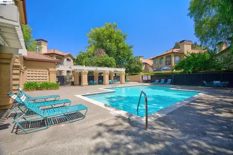 Exterior - 7672 Tuscany Dr, Dublin, CA 94568 photo 14 of 17
