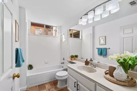 Bath - 7672 Tuscany Dr, Dublin, CA 94568 photo 6 of 7