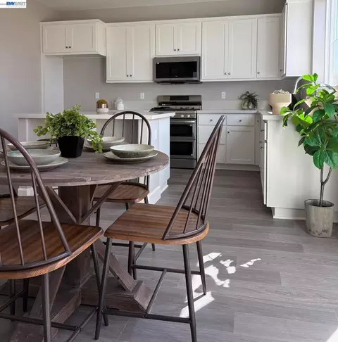 Kitchen - 254 Mindy Way, Pittsburg, CA 94565 photo 1 of 7