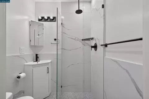 Bath - 1910 Encima Dr, Concord, CA 94519 photo 6 of 6
