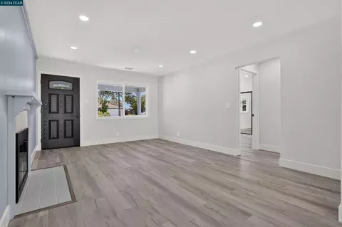 Living - 1910 Encima Dr, Concord, CA 94519 photo 3 of 7