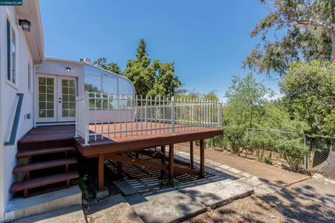 Exterior - 1910 Encima Dr, Concord, CA 94519 photo 11 of 19