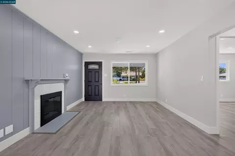 Living - 1910 Encima Dr, Concord, CA 94519 photo 2 of 7