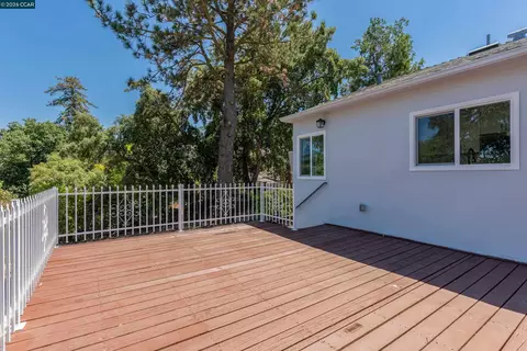Exterior - 1910 Encima Dr, Concord, CA 94519 photo 8 of 19