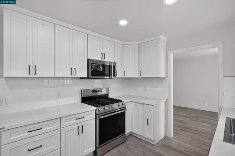 Kitchen - 1910 Encima Dr, Concord, CA 94519 photo 5 of 5