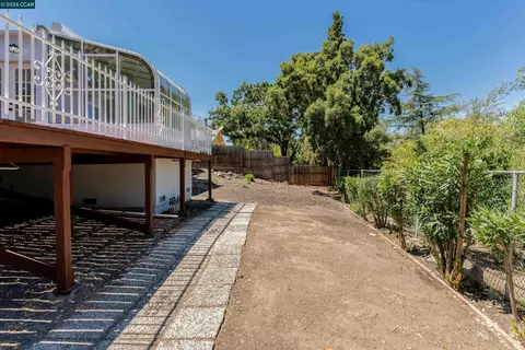 Exterior - 1910 Encima Dr, Concord, CA 94519 photo 15 of 19