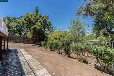Exterior - 1910 Encima Dr, Concord, CA 94519 photo 16 of 19