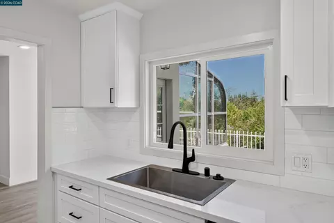 Kitchen - 1910 Encima Dr, Concord, CA 94519 photo 1 of 5