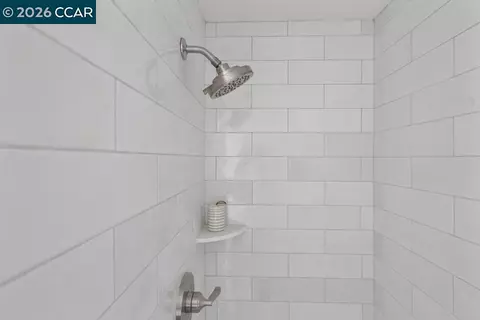 Bath - 162 Riverview Dr, Pittsburg, CA 94565 photo 1 of 3