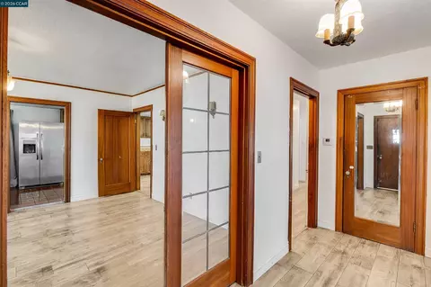 Entry Way - 1505 Parker Ave, Tracy, CA 95376 photo 2 of 7