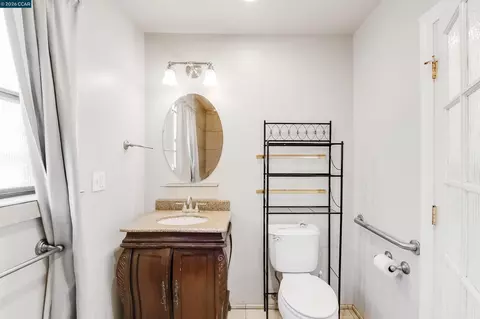Bath - 1505 Parker Ave, Tracy, CA 95376 photo 3 of 5