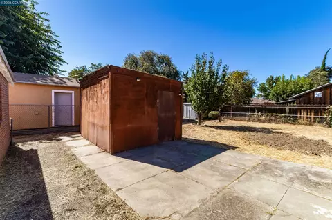 Exterior - 1505 Parker Ave, Tracy, CA 95376 photo 6 of 12