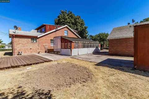 Exterior - 1505 Parker Ave, Tracy, CA 95376 photo 7 of 12
