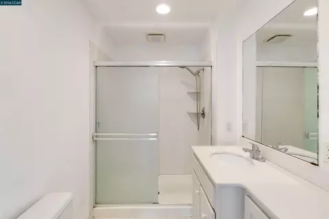 Bath - 1505 Parker Ave, Tracy, CA 95376 photo 5 of 5