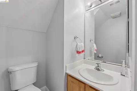 Bath - 807 Myrtle St, Oakland, CA 94607 photo 1 of 3