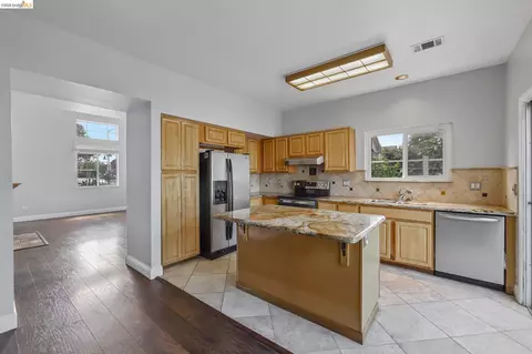 Kitchen - 807 Myrtle St, Oakland, CA 94607 photo 1 of 5