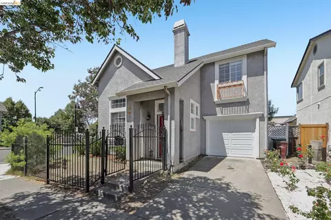 Exterior - 807 Myrtle St, Oakland, CA 94607 photo 2 of 8