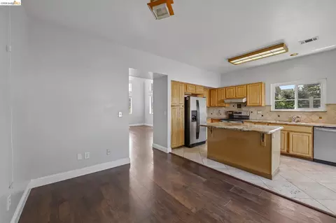 Other - 807 Myrtle St, Oakland, CA 94607 photo 2 of 8