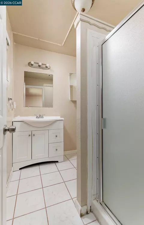Bath - 154 Radcliffe Dr, Vallejo, CA 94589 photo 2 of 2