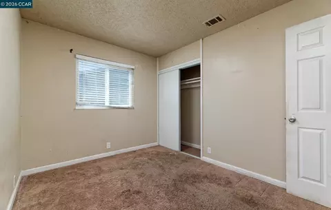 Bedroom - 154 Radcliffe Dr, Vallejo, CA 94589 photo 3 of 5