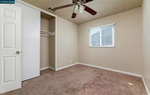 Bedroom - 154 Radcliffe Dr, Vallejo, CA 94589 photo 2 of 5